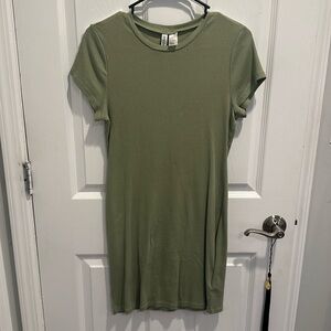 Green t shirt dress